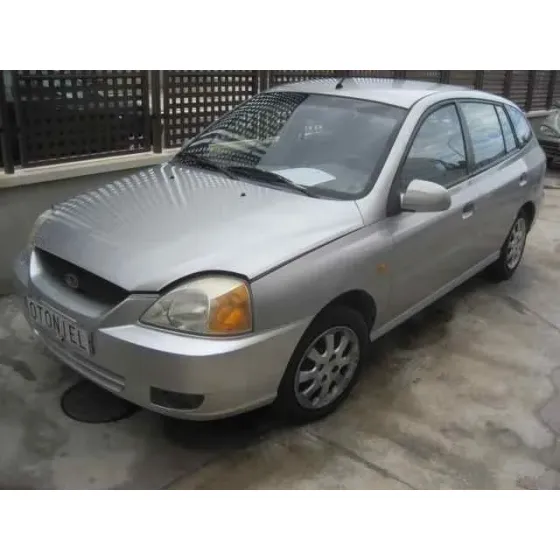 KIA RIO '2003 IPANEMA BERLINA BEIGE