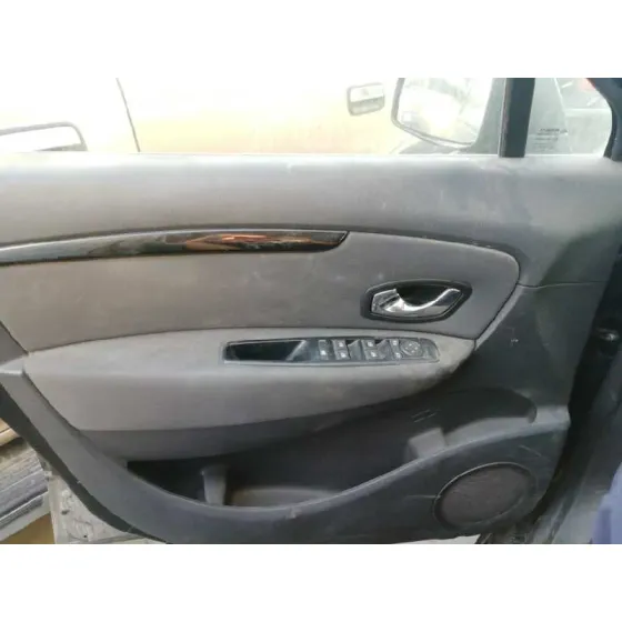 RENAULT SCENIC III '2013 1.5 DCI DIESEL FAP NEGRO