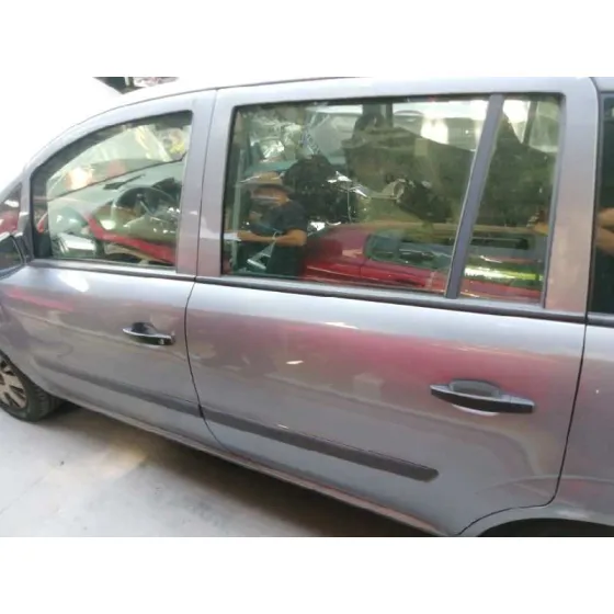 OPEL ZAFIRA B '2009 ESSENTIA GRIS
