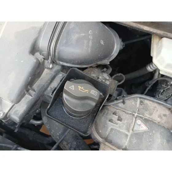 MOTOR R9M. CVF/KW: 11.64/84 CAMBIO MANUAL 6V