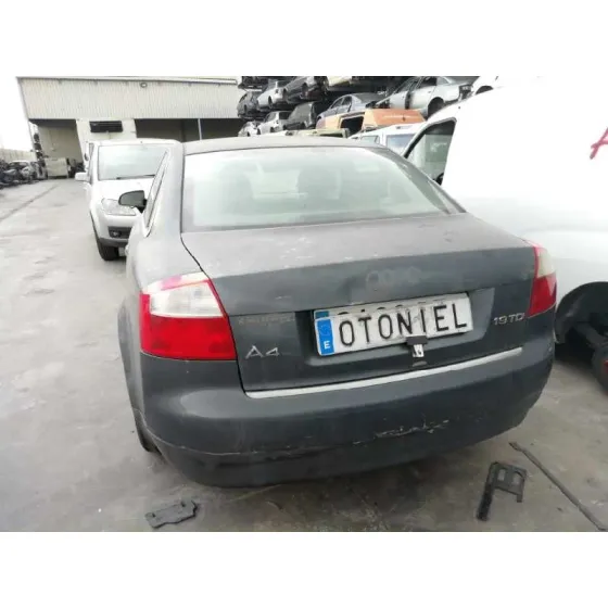 AUDI A4 BERLINA (8E) '2002 1.9 TDI (96KW) GRIS OSCURO