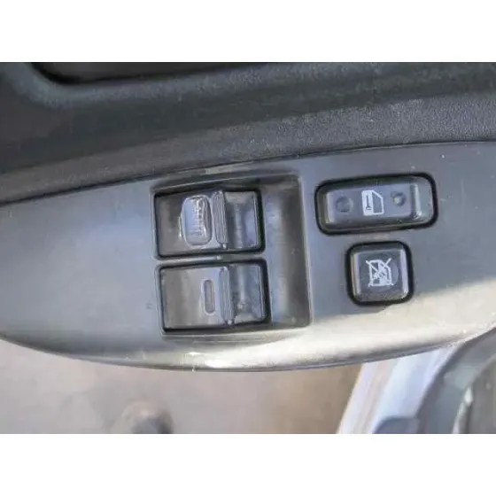 TOYOTA YARIS (NCP1/NLP1/SCP1) '2004 1.3 PLATA