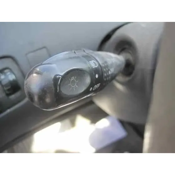 TOYOTA YARIS (NCP1/NLP1/SCP1) '2004 1.3 PLATA