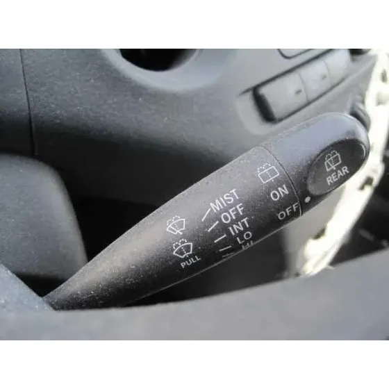 TOYOTA YARIS (NCP1/NLP1/SCP1) '2004 1.3 PLATA