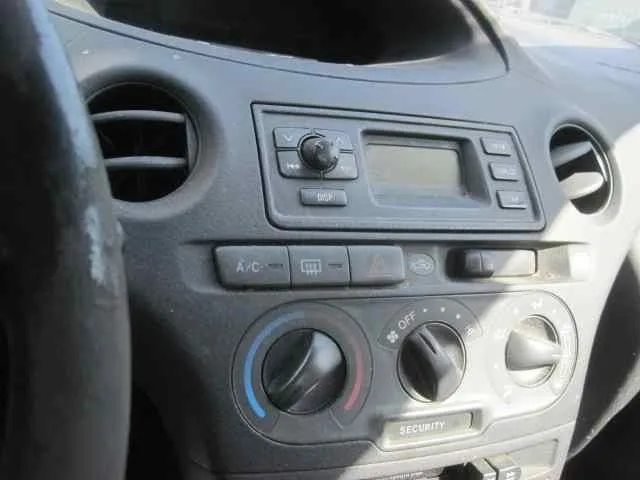 TOYOTA YARIS (NCP1/NLP1/SCP1) '2004 1.3 PLATA