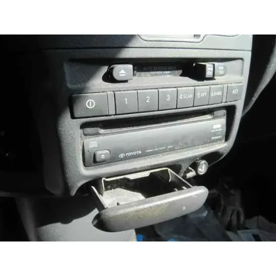 TOYOTA YARIS (NCP1/NLP1/SCP1) '2004 1.3 PLATA