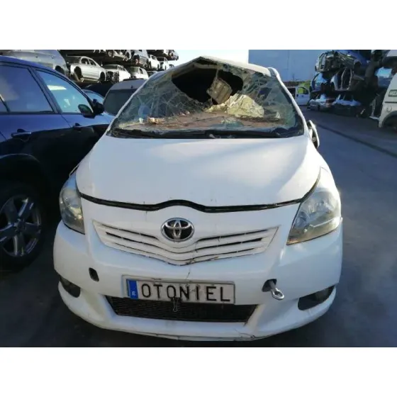 TOYOTA VERSO '2010 ACTIVE BLANCO