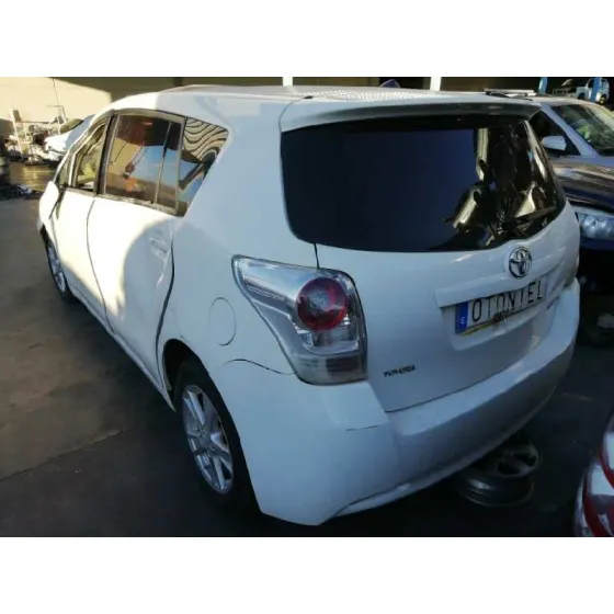 TOYOTA VERSO '2010 ACTIVE BLANCO