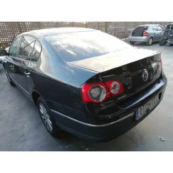 VOLKSWAGEN PASSAT BERLINA (3C2) '2005 ADVANCE GRIS