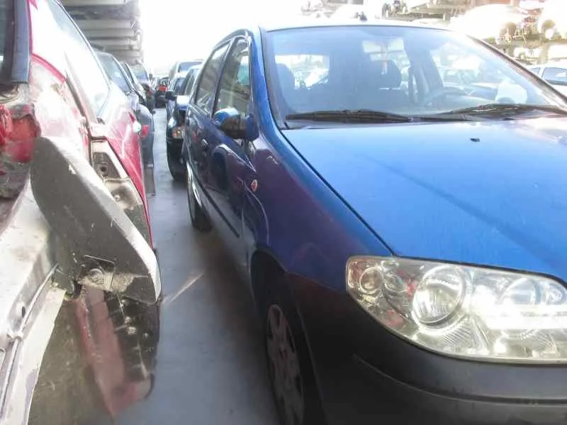FIAT PUNTO BERLINA (188) FIAT PUNTO BERLINA (188) '2005 1.2 8V ACTIVE AZUL 2003