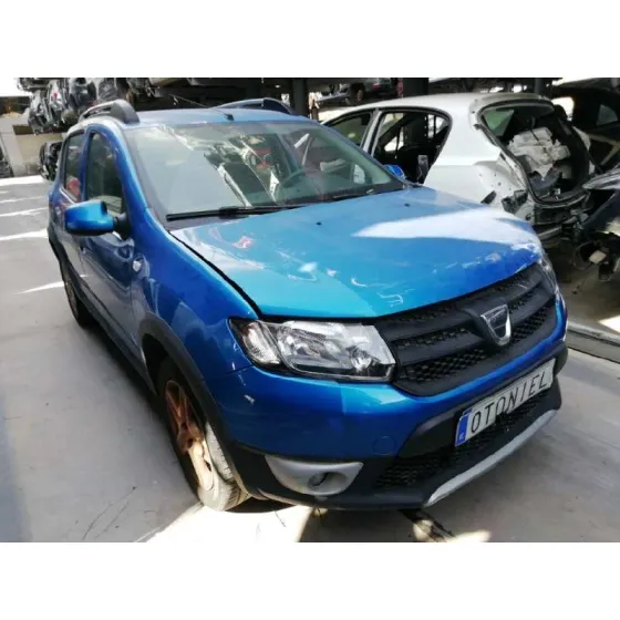DACIA SANDERO '2015 STEPWAY AZUL