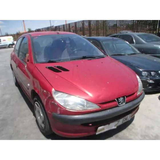 PEUGEOT 206 BERLINA '2001 XR ROJO