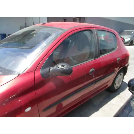 PEUGEOT 206 BERLINA '2001 XR ROJO