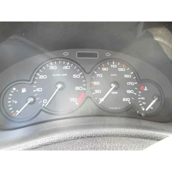 PEUGEOT 206 BERLINA '2001 XR ROJO