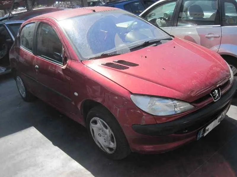 PEUGEOT 206 BERLINA '2001 XR ROJO