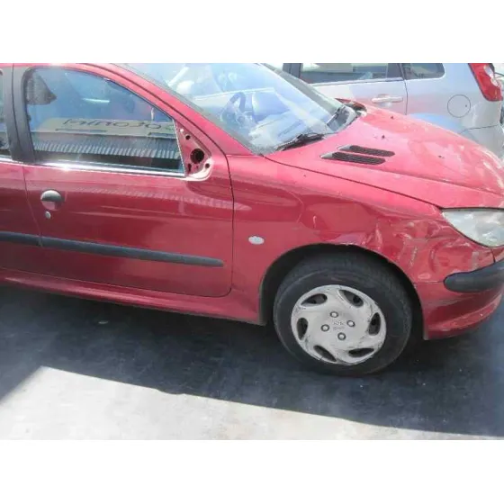 PEUGEOT 206 BERLINA '2001 XR ROJO