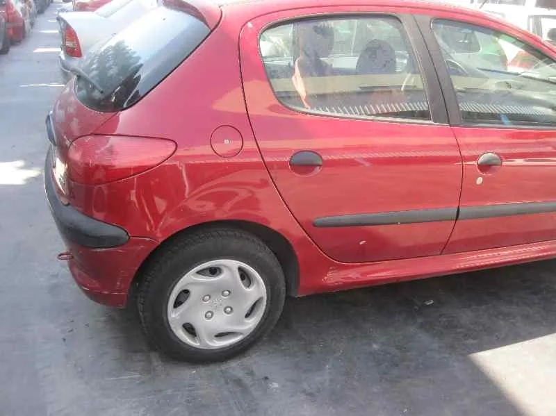 PEUGEOT 206 BERLINA '2001 XR ROJO