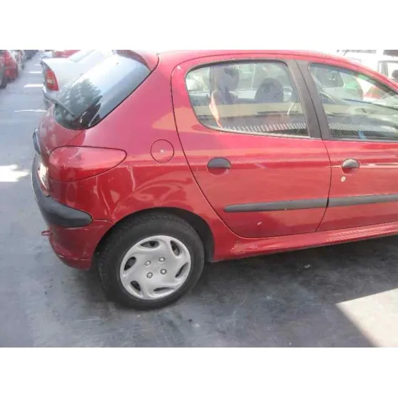 PEUGEOT 206 BERLINA '2001 XR ROJO