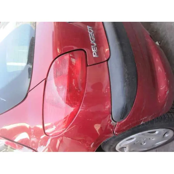 PEUGEOT 206 BERLINA '2001 XR ROJO