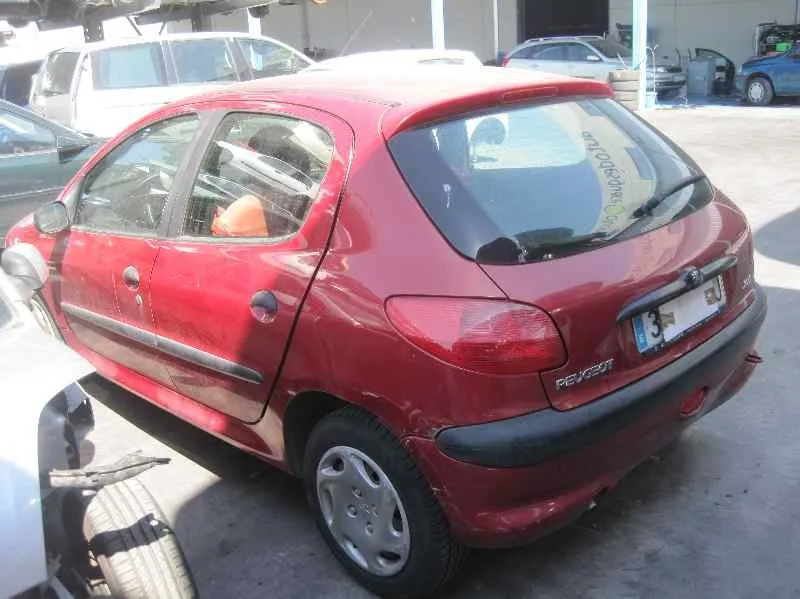 PEUGEOT 206 BERLINA '2001 XR ROJO
