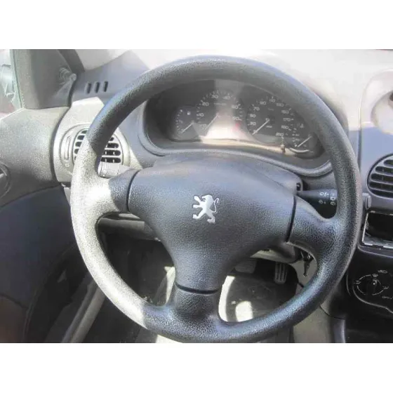 PEUGEOT 206 BERLINA '2001 XR ROJO