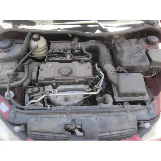 PEUGEOT 206 BERLINA '2001 XR ROJO