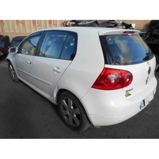 VOLKSWAGEN GOLF V BERLINA (1K1) '2004 CONCEPTLINE (E) BLANCO