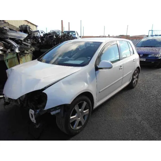 VOLKSWAGEN GOLF V BERLINA (1K1) '2004 CONCEPTLINE (E) BLANCO