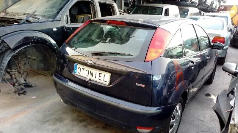 FORD FOCUS BERLINA (CAK) '2004 AMBIENTE AZUL