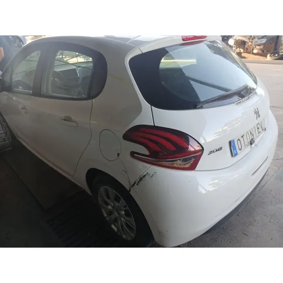 Peugeot 208 I (CA_, CC_) 2015