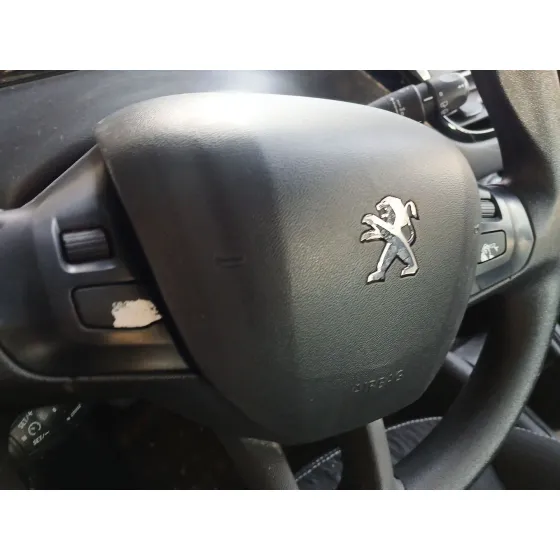 Peugeot 208 I (CA_, CC_) 2015
