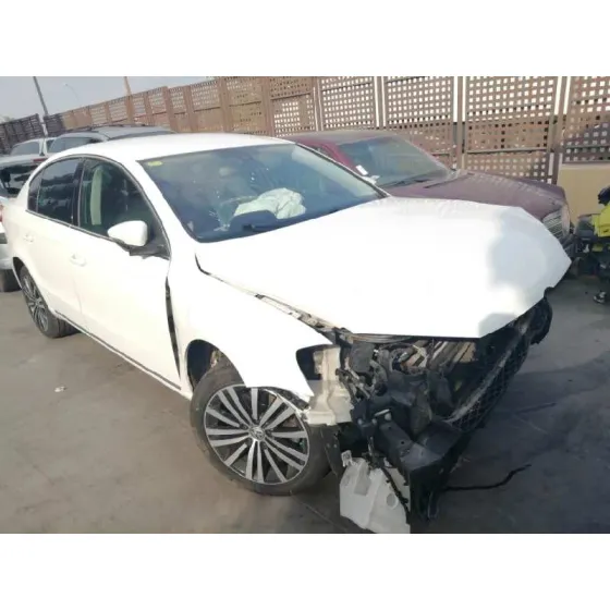 VOLKSWAGEN PASSAT LIM. (362) '2013 ADVANCE BLUEMOTION BLANCO
