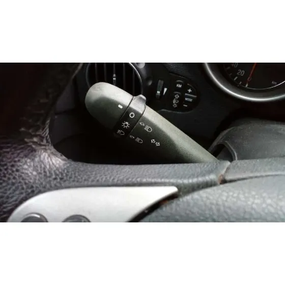 ALFA ROMEO 147 (190) '2003 1.9 JTD 16V DISTINCTIVE AZUL