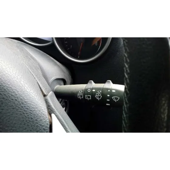 ALFA ROMEO 147 (190) '2003 1.9 JTD 16V DISTINCTIVE AZUL