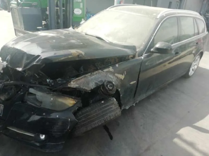 BMW SERIE 3 TOURING (E91) '2011 318D NEGRO