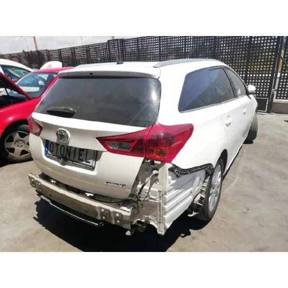 TOYOTA AURIS '2014 2.0 D-4D CAT BLANCO