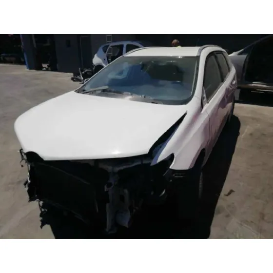 TOYOTA AURIS '2014 2.0 D-4D CAT BLANCO
