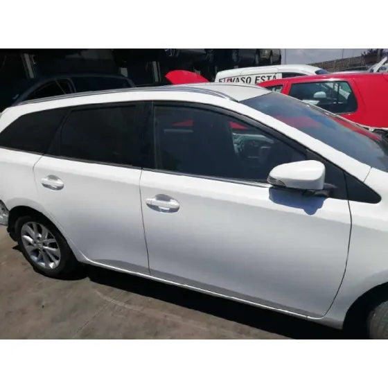 TOYOTA AURIS '2014 2.0 D-4D CAT BLANCO