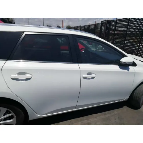 TOYOTA AURIS '2014 2.0 D-4D CAT BLANCO