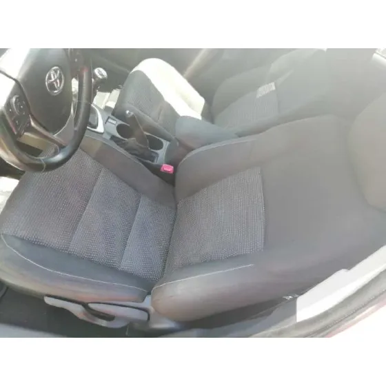 TOYOTA AURIS '2014 2.0 D-4D CAT BLANCO