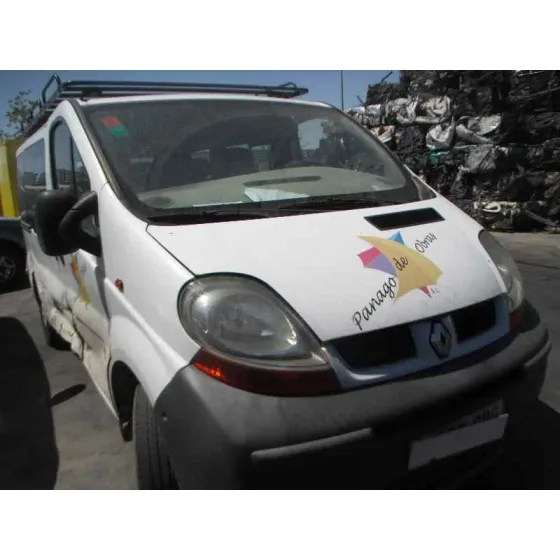 RENAULT TRAFIC COMBI (AB 4.01) '2004 PASSENGER PRIVILEGE BLANCO