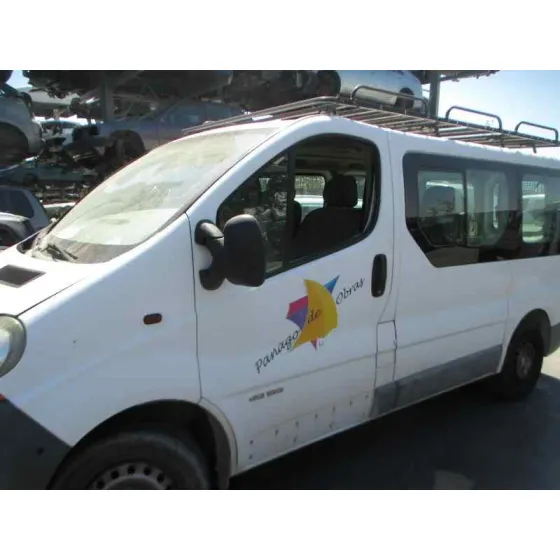 RENAULT TRAFIC COMBI (AB 4.01) '2004 PASSENGER PRIVILEGE BLANCO