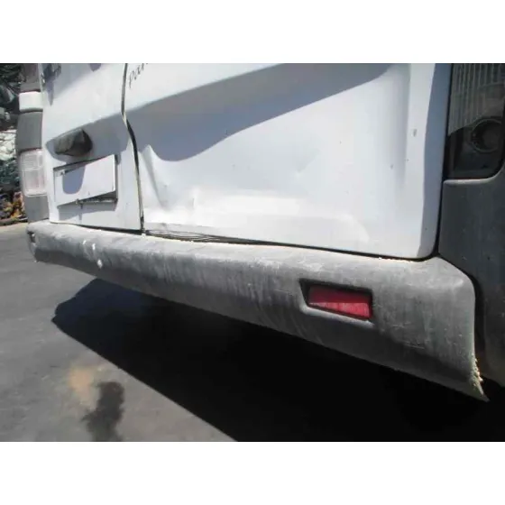 RENAULT TRAFIC COMBI (AB 4.01) '2004 PASSENGER PRIVILEGE BLANCO