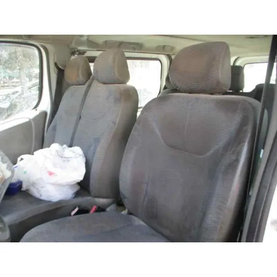 RENAULT TRAFIC COMBI (AB 4.01) '2004 PASSENGER PRIVILEGE BLANCO