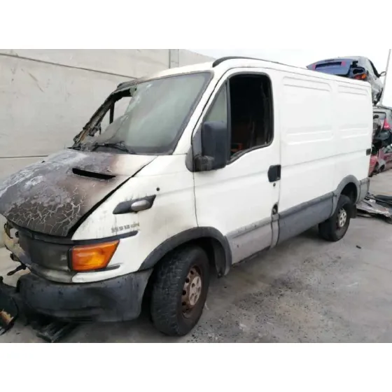 IVECO DAILY CAJA CERRADA (2006 =>) '2006 2.3 DIESEL CAT BLANCO
