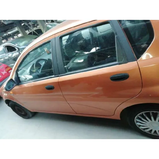 DAEWOO KALOS '2004 1.2 SE NARANJA