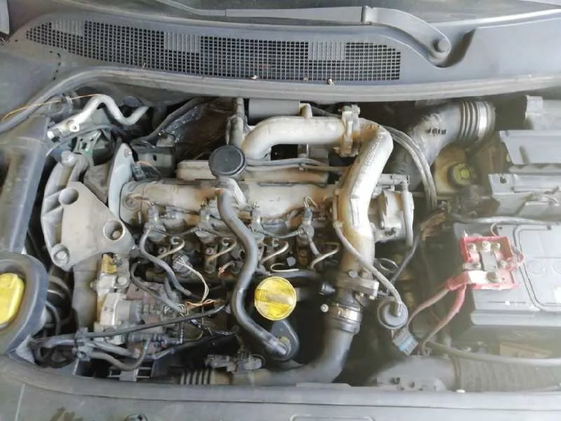 RENAULT MEGANE II BERLINA 5P '2003 CONFORT AUTHENTIQUE GRIS PLATA