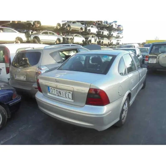 OPEL VECTRA B BERLINA '2000 BASICO (1999->) PLATA