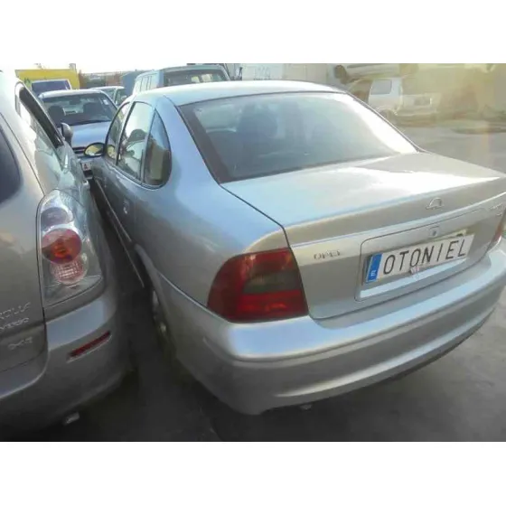 OPEL VECTRA B BERLINA '2000 BASICO (1999->) PLATA