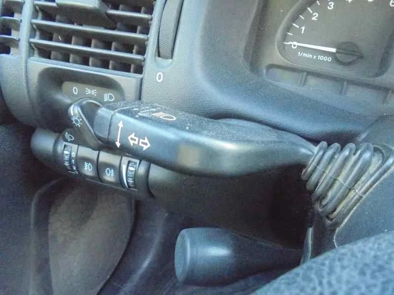 OPEL VECTRA B BERLINA '2000 BASICO (1999->) PLATA